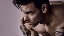 One Direction'ın eski yıldızından çıplak fotoğraf