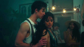 Camila Cabello ve Shawn Mendes dudak dudağa