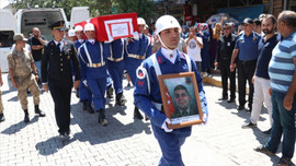 Şehit asker son yolculuğuna uğurlandı