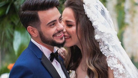 Rüzgar-Tuğba Erkoçlar'dan aşk pozu