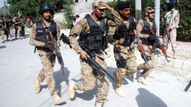 Pakistan'da iki saldırıda 10 asker öldü