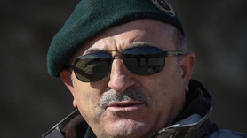 Çavuşoğlu'ndan askeri üniformalı fotoğraf