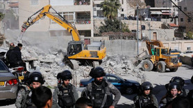 İsrail güçleri Filistinli ailenin evini yıktı