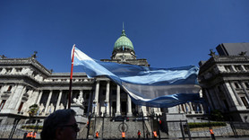 Arjantin’de vekillere 180 gün maaş almayacak