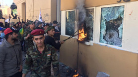 Iraklı protestocular ABD Büyükelçiliği bastı