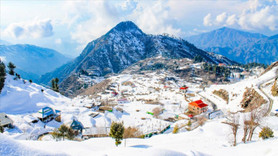 Pakistan'da rekor kar yağışı 14 can aldı