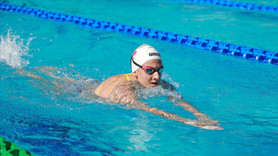 Türk yüzücü Beril Böcekler şampiyon oldu