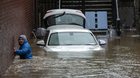 İngiltere'de fırtına nedeniyle 3 kişi öldü