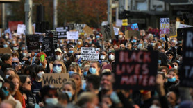 Avustralya'da on binler ırkçılığa karşı yürüdü