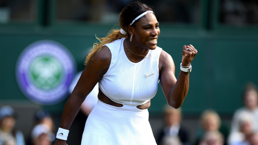 Serena Williams'a çimlere zarar verdiği için ceza