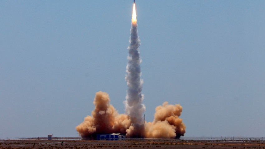 Çin'de ilk kez özel sektör uzaya uydu fırlattı