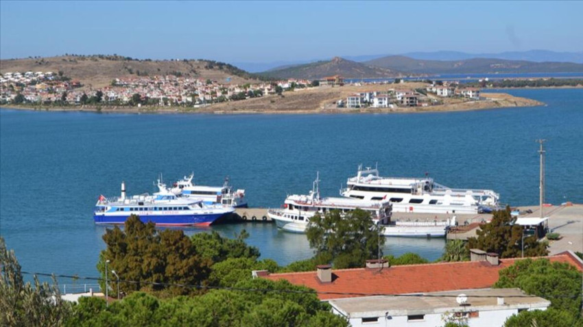 Semadirek Adası'nda binlerce turist mahsur kaldı