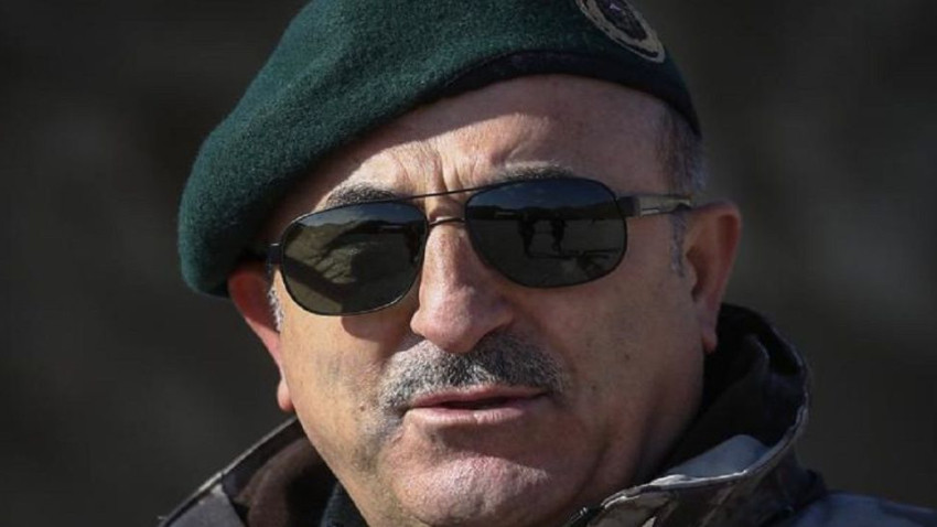 Çavuşoğlu'ndan askeri üniformalı fotoğraf