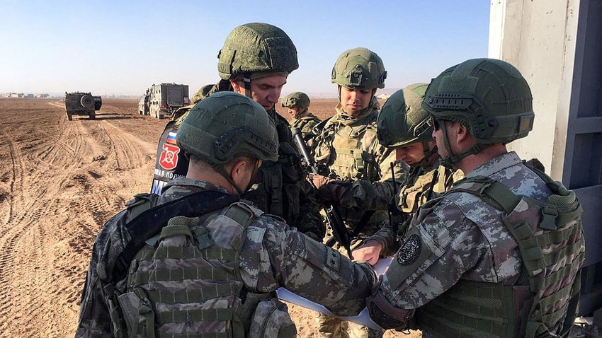 Türk ve Rus askerinden  12. kara devriyesi
