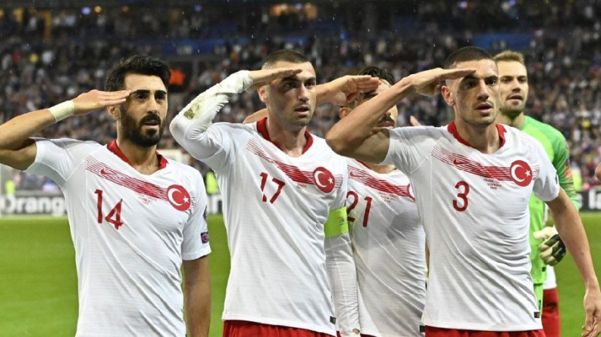 UEFA geri adım attı, Türkiye'ye ceza yok!