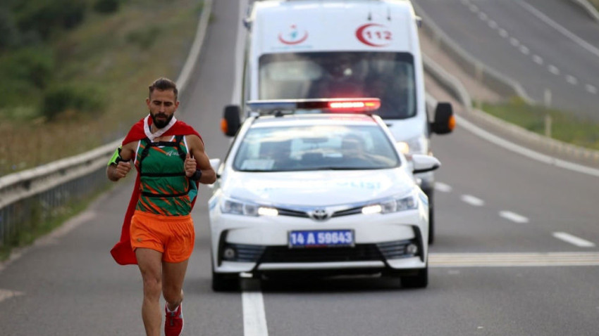 Yunan vekile tepki için 500 kilometre koşacak