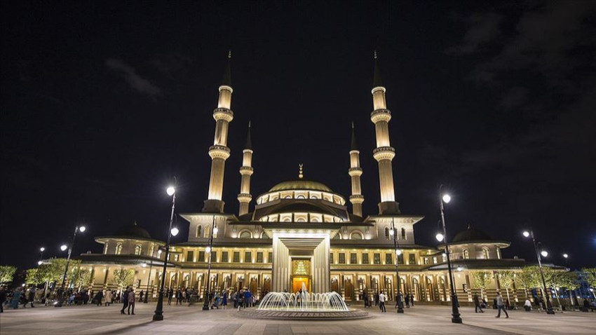 Üç aylar yarın Regaip Kandili ile başlıyacak