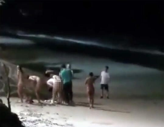 5 kadın ile 1 erkek sahilde çıplak yakalandı - Sayfa 2