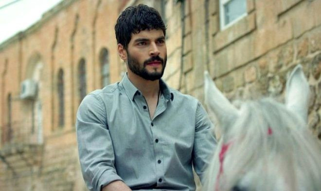 Hercai'nin yıldızı oyuncusunun annesi kim çıktı - Sayfa 1