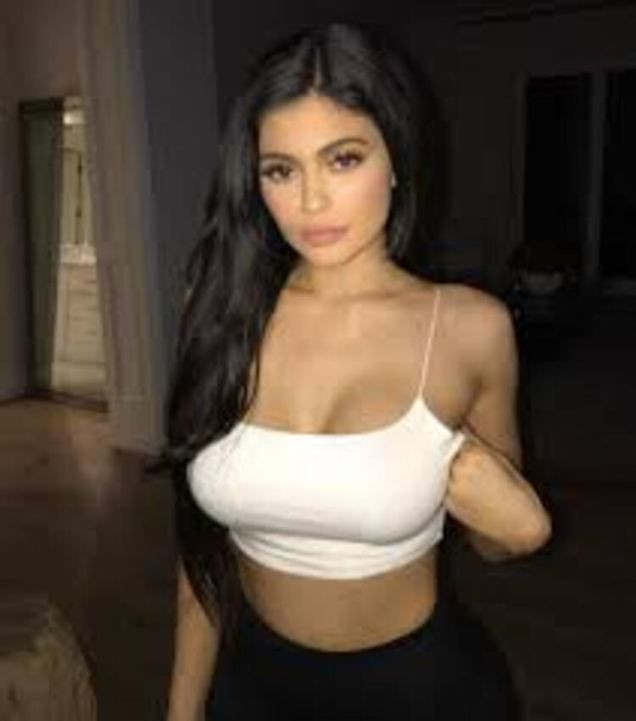 Kylie Jenner annesinin evine sığındı - Sayfa 4