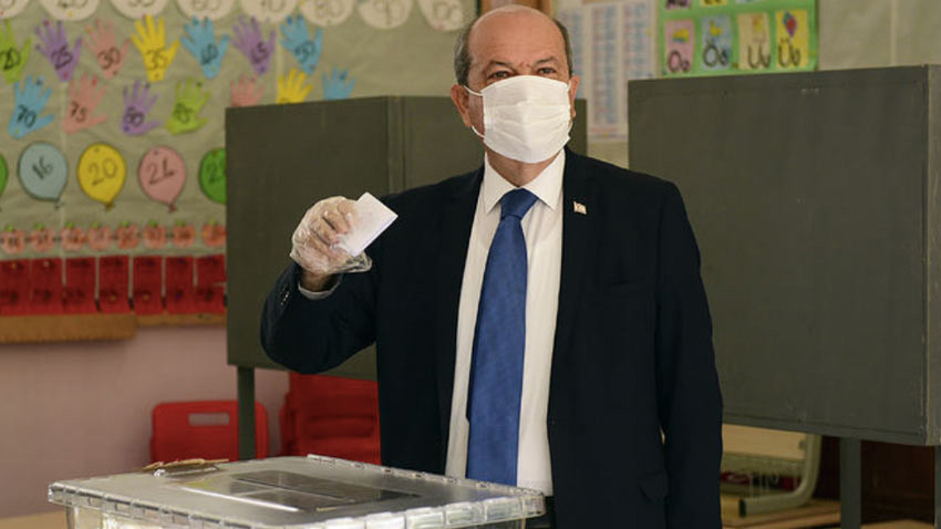 KKTC Cumhurbaşkanlığı seçimi ikinci turunda Ersin Tatar oy kullanırken ne istedi?